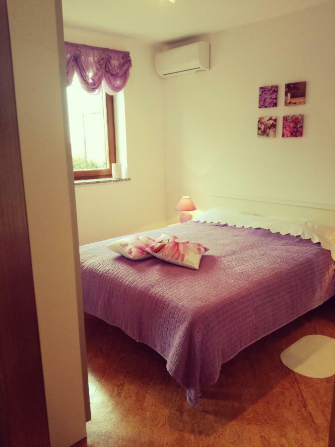 Room Kris With Private Entrance & Private Bathroom Vilanija Exterior photo