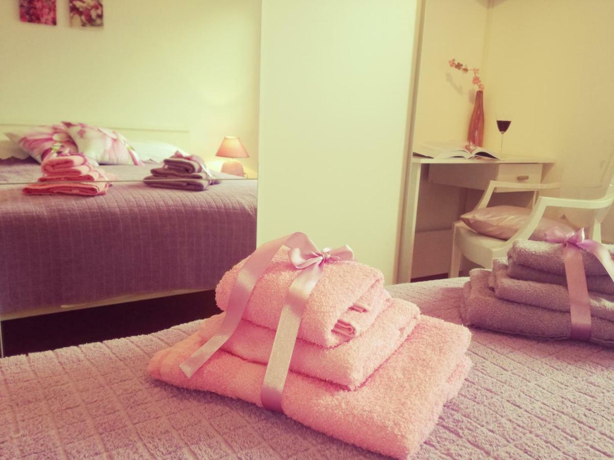 Room Kris With Private Entrance & Private Bathroom Vilanija Exterior photo